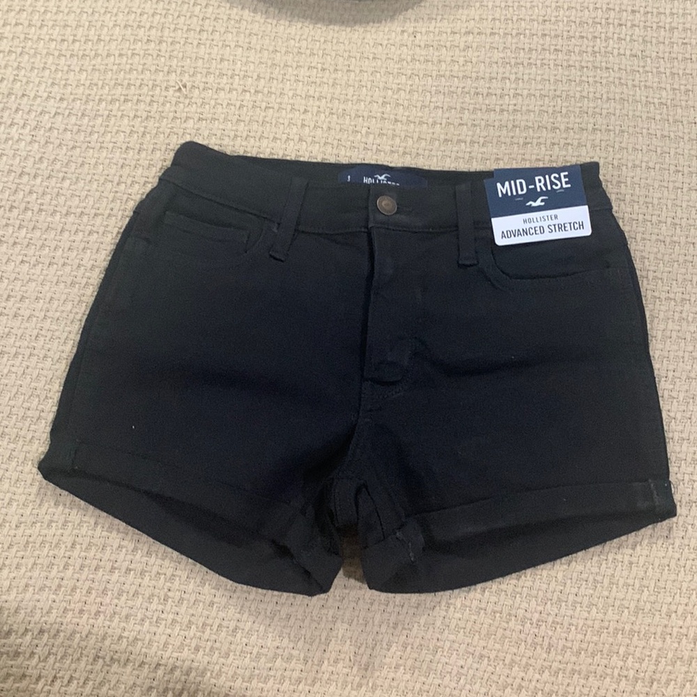 Hollister Mid-Rise Short 3” - Stretch - NEVER WORN - Size 3